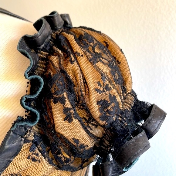 Trashy lace with leather top and panties. Size M. New - Picture 11 of 16